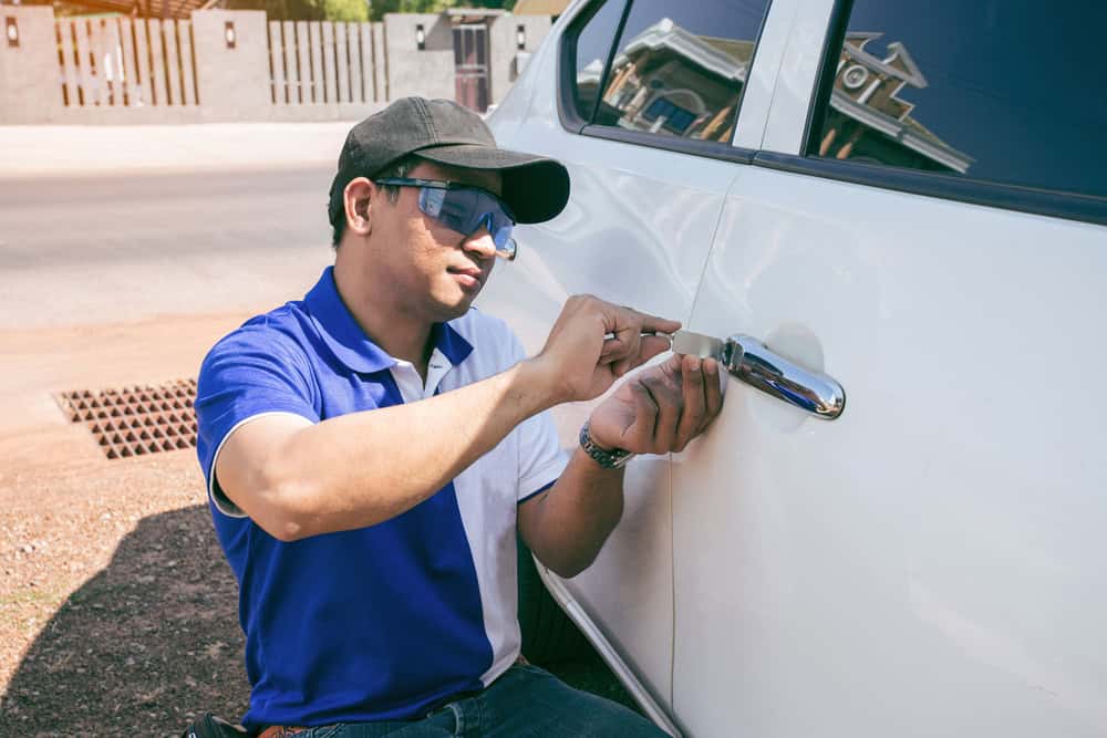 How to become a Automotive Locksmithing